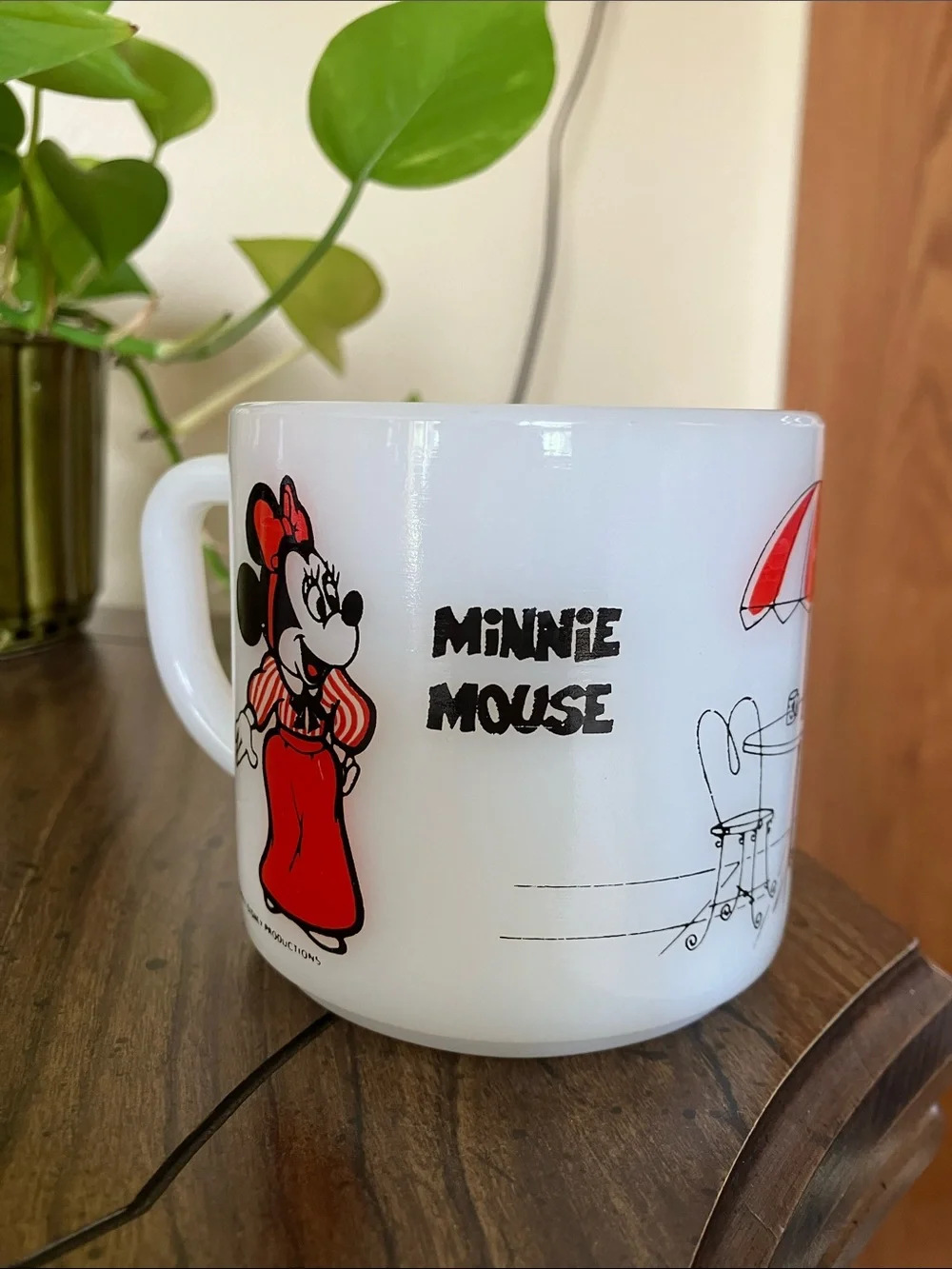 EUC Vintage Micky & Minnie Mouse Fire King milk glass mug